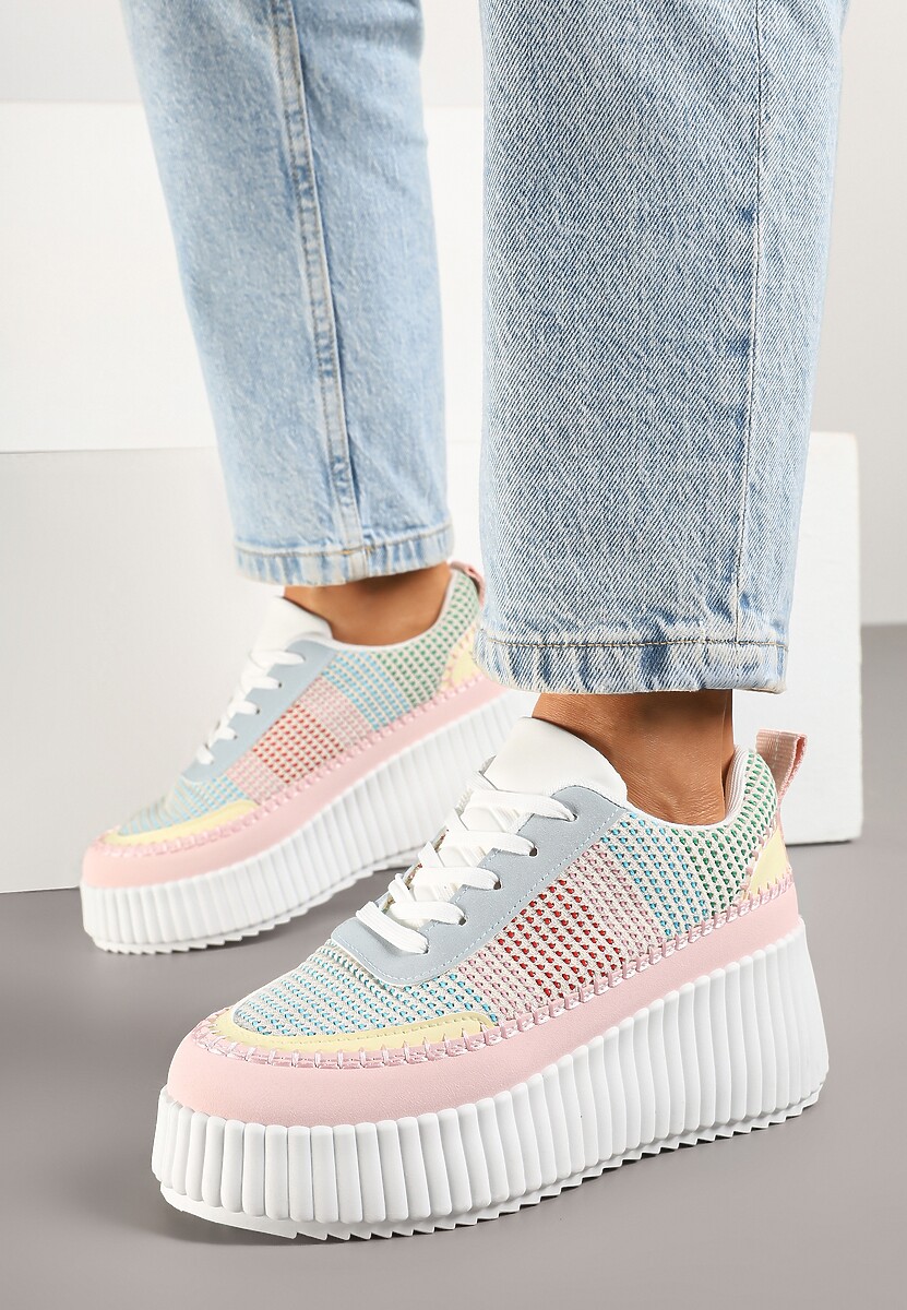 Różowo-Niebieskie Sneakersy na Tłoczonej Platformie z Ozdobnymi Przeszyciami Faloviela
