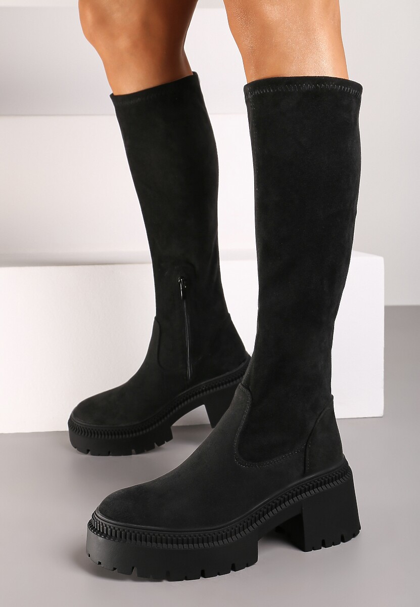 Czarne Długie Kozaki z Elastyczną Cholewką na Grubej Tłoczonej Podeszwie Hantrine