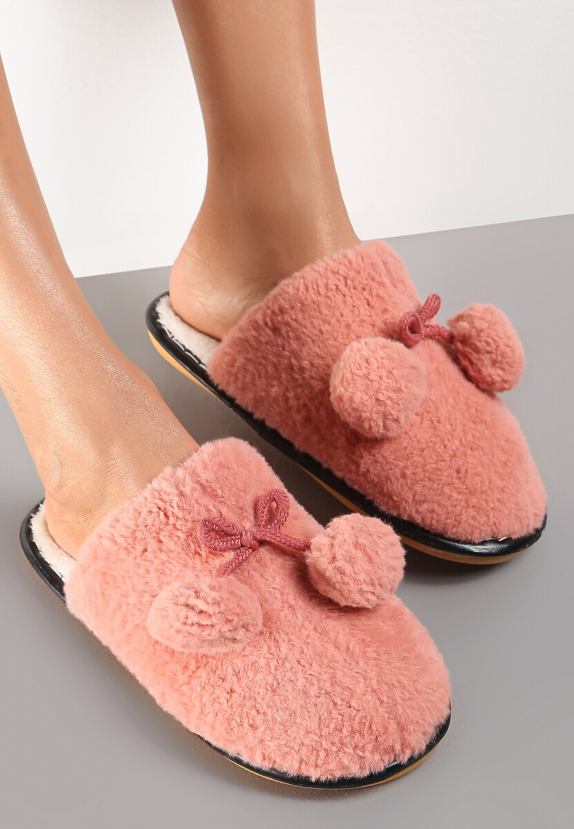 Różowe Kapcie Futerkowe z Pomponami Denholm