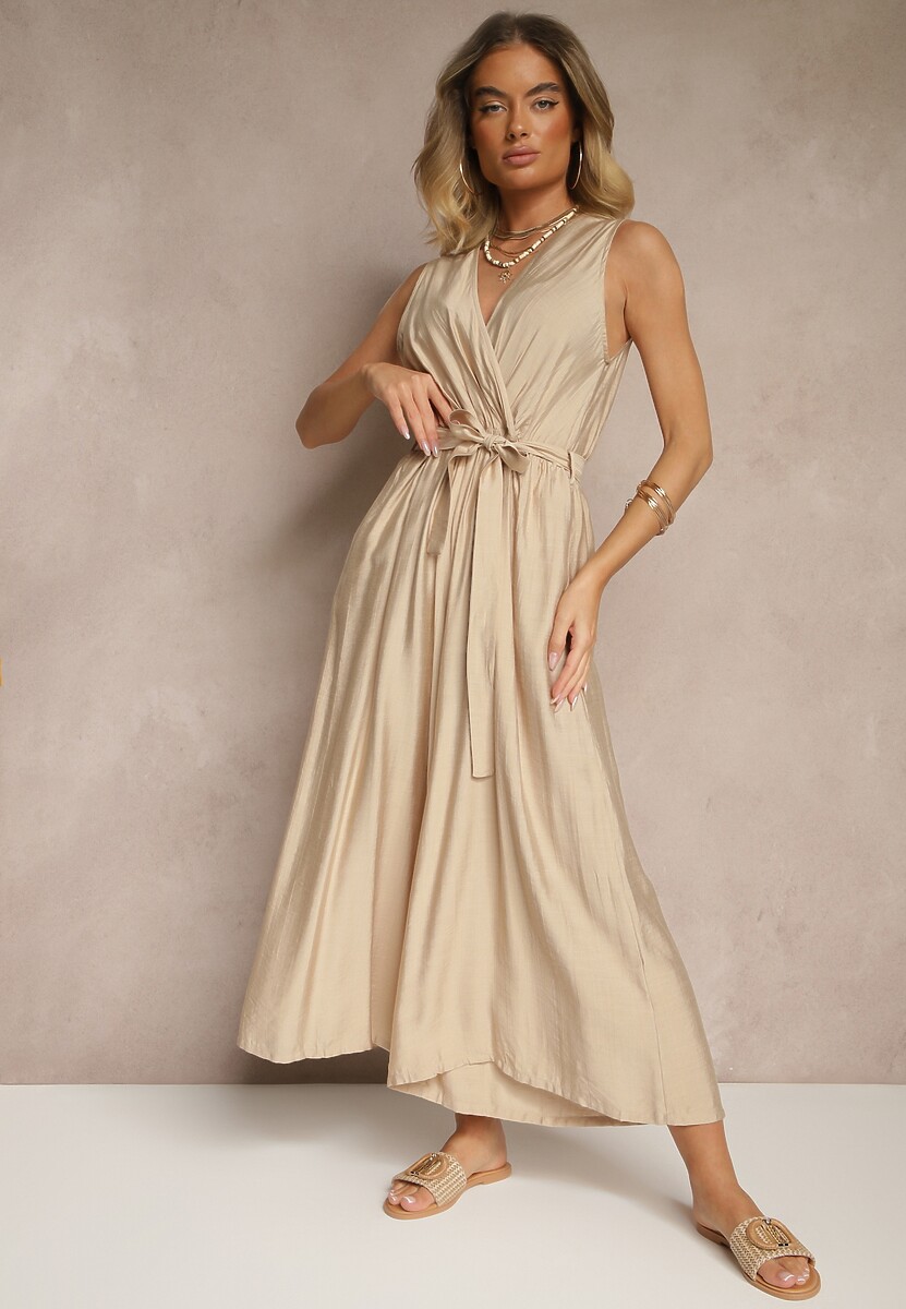 Czarny Kombinezon Taliowany z Wiskozą Ozdobiona Paskiem Evintria