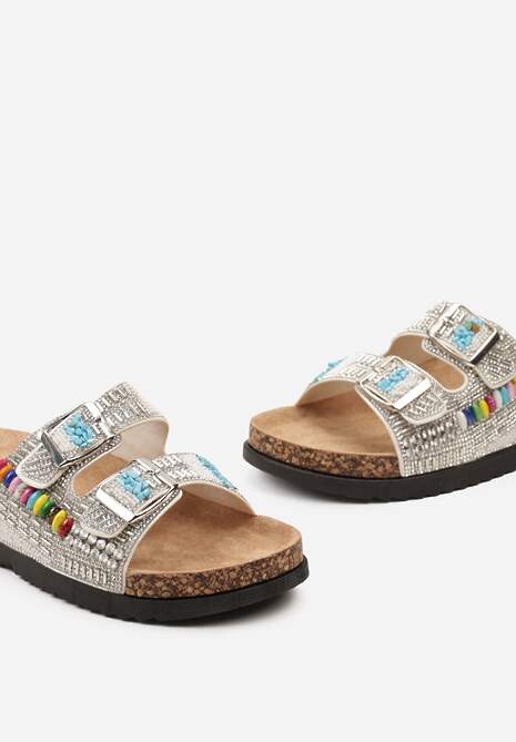 Białe Klapki na Niskiej Platformie z Korkową Wstawką Cyrkoniami i Kamyczkami Nemesista