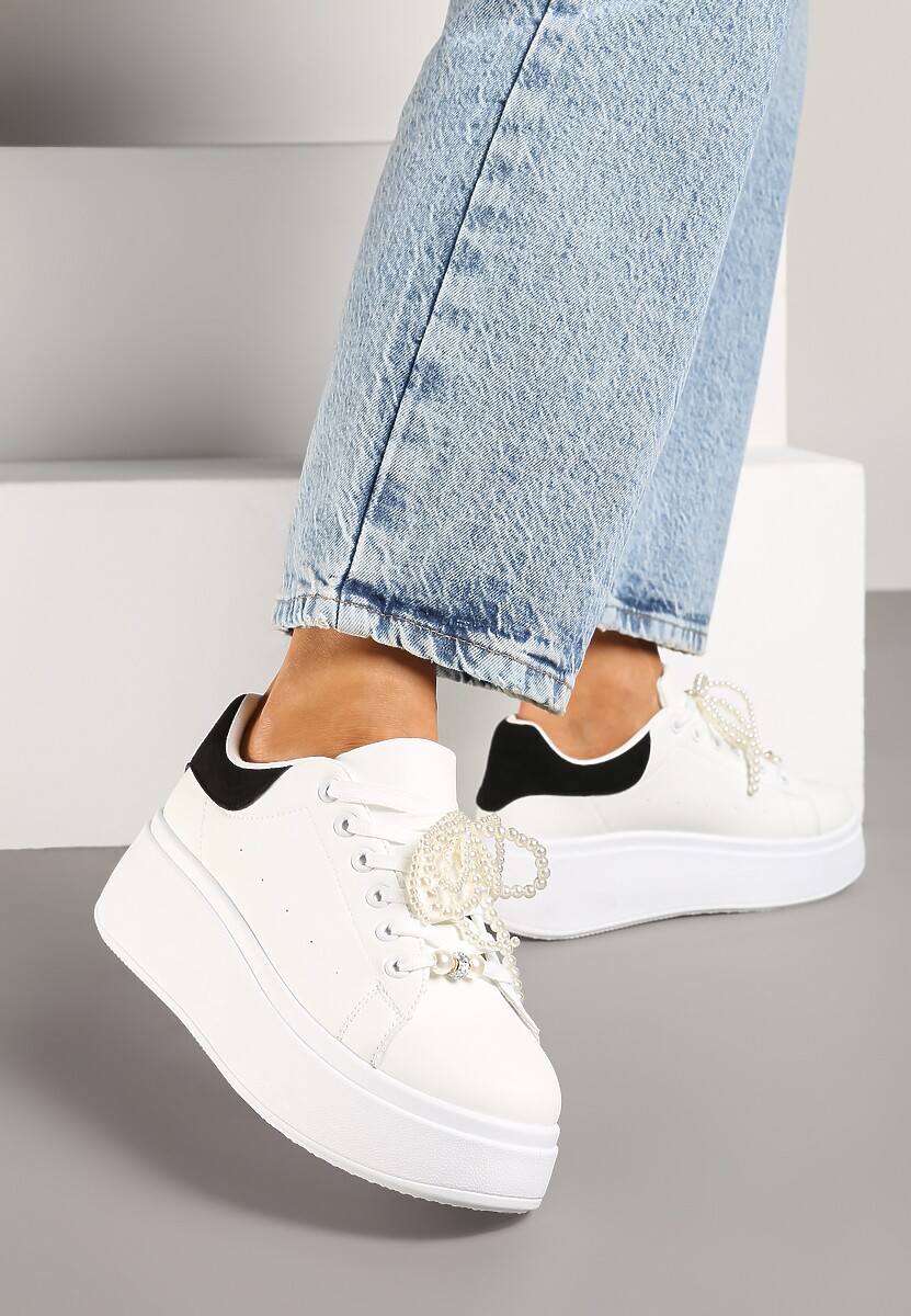 Biało-Czarne Sneakersy na Platformie z Perełkami i Metalowymi Kuleczkami Selavia