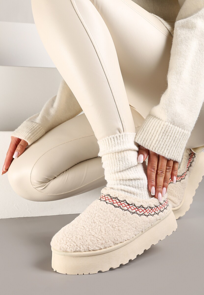 Brązowe Śniegowce na Platformie z Niską Cholewką i Haftem Zinnorea