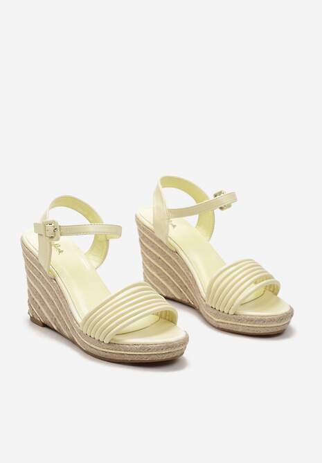 Żółte Sandały Zapinane wokół Kostki Ozdobione Plecionką na Koturnie Gwenda