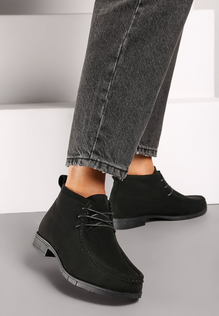 Czarne Botki na Płaskiej Podeszwie z Ozdobnymi Przeszyciami Zinrra