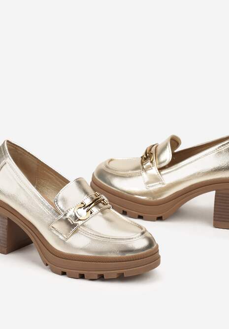 Złote Półbuty na Słupku Stylizowanym na Drewniany Ozdobione Klamrą Timova