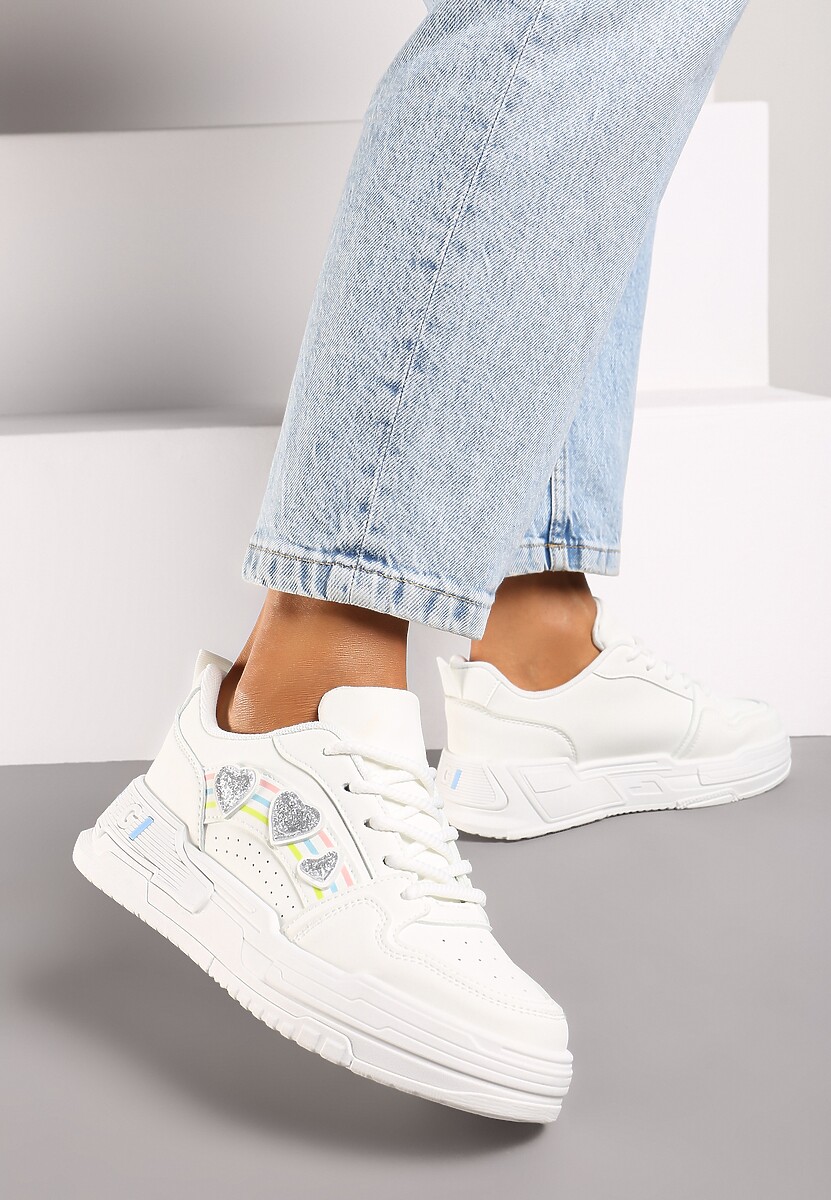 Białe Sneakersy z Błyszczącymi Serduszkami Iriene