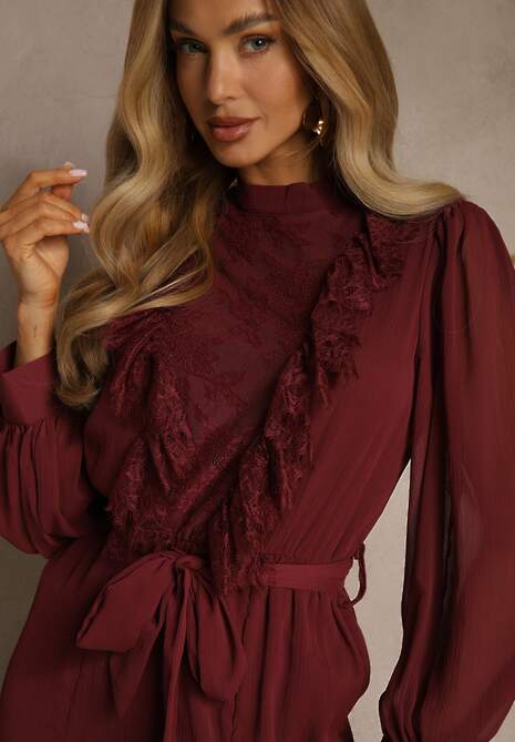 Bordowa Romantyczna Sukienka z Bufiastymi Rękawami i Falbanką z Koronki Sewmira