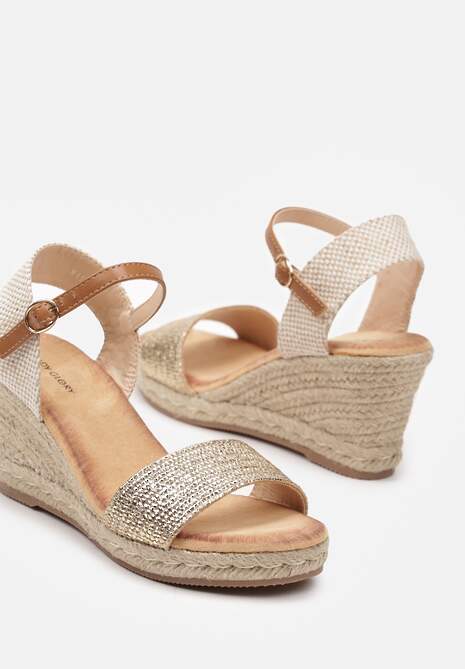 Złote Sandały na Koturnie z Plecionką Zapinane na Sprzączkę Wokół Kostki Moannie