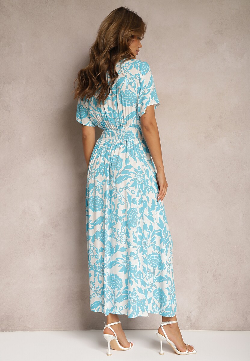 Jasnoniebieska Kopertowa Sukienka o Rozkloszowanym Kroju w Kwiaty z Gumką w Talii Dolefia