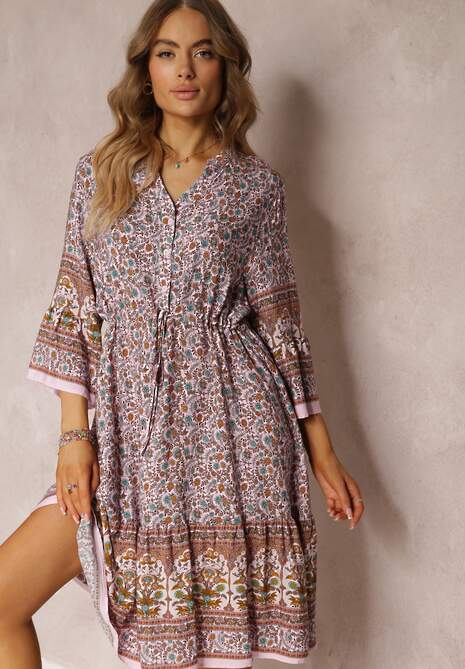 Ciemnoróżowa Wiskozowa Sukienka w Kwiaty z Rękawem 3/4 i Falbanką Sulamita