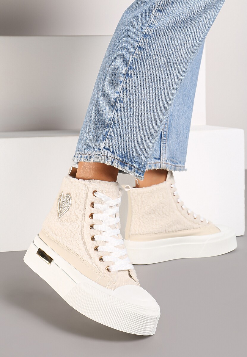 Ciemnobeżowe Futerkowe Trampki na Platformie z Ozdobną Naszywką w Kształcie Serca Aelinna