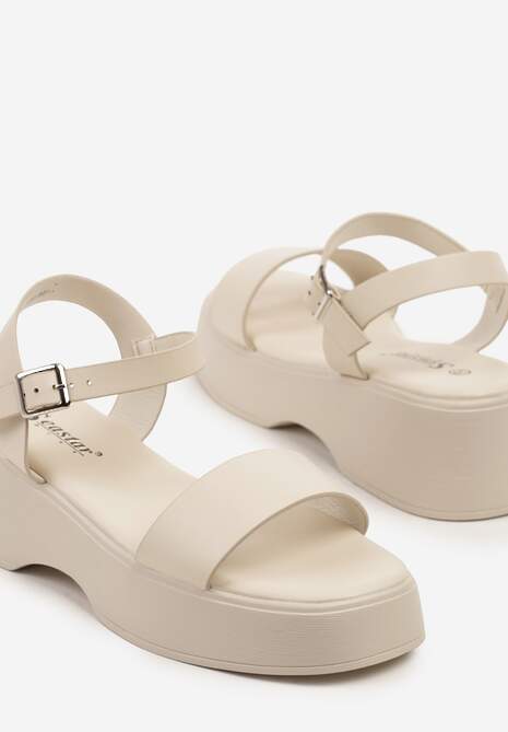 Beżowe Sandały na Niskiej Platformie z Paskiem ze Sprzączką Mirkio