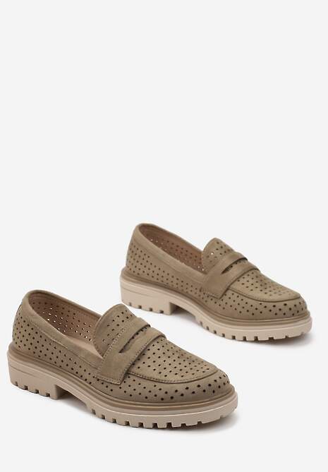 Zielone Mokasyny z Ażurowym Zdobieniem Vicuttia