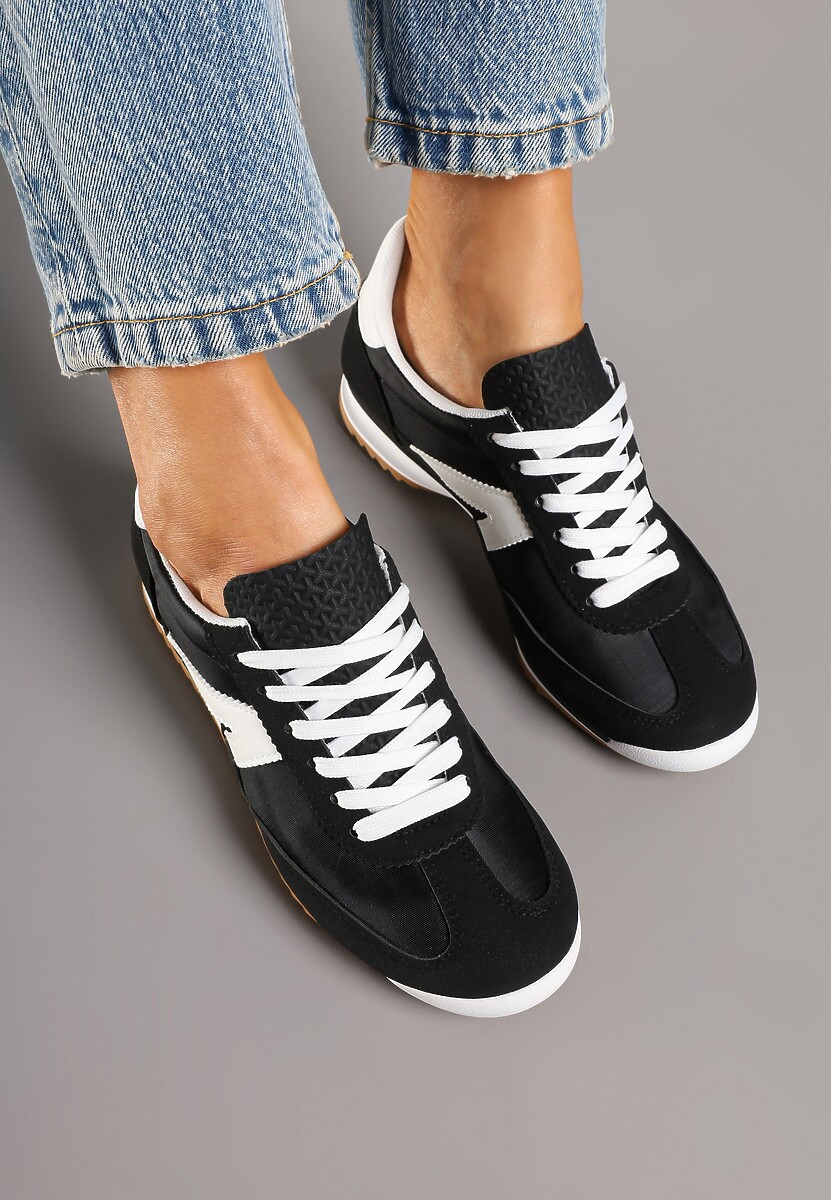 Czarne Sneakersy Klasyczne Tenisówki Zdobione Przeszyciami Bortewi