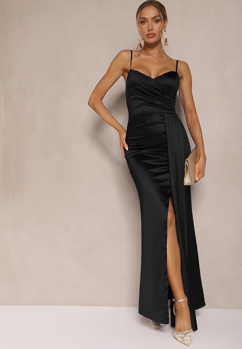 Czarna Sukienka Satynowa z Marszczeniem i Ozdobnym Trenem Katiriva