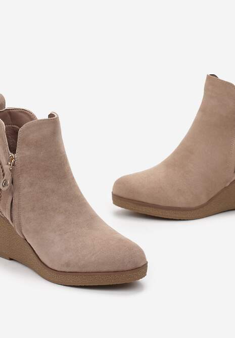 Ciemnobeżowe Botki na Koturnie z Ozdobnym Suwakiem Puiessa