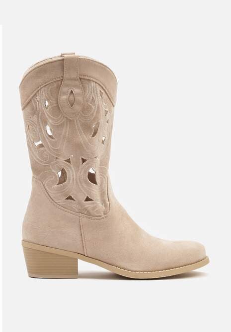 Beżowe Botki na Obcasie Typu Kowbojki z Cholewką Zdobioną Ażurowymi Wycięciami Felithiel