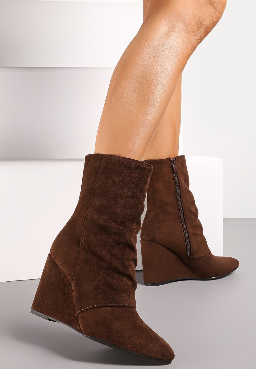 Ciemnobrązowe Kozaki na Koturnie ze Szpiczastym Noskiem Arwona