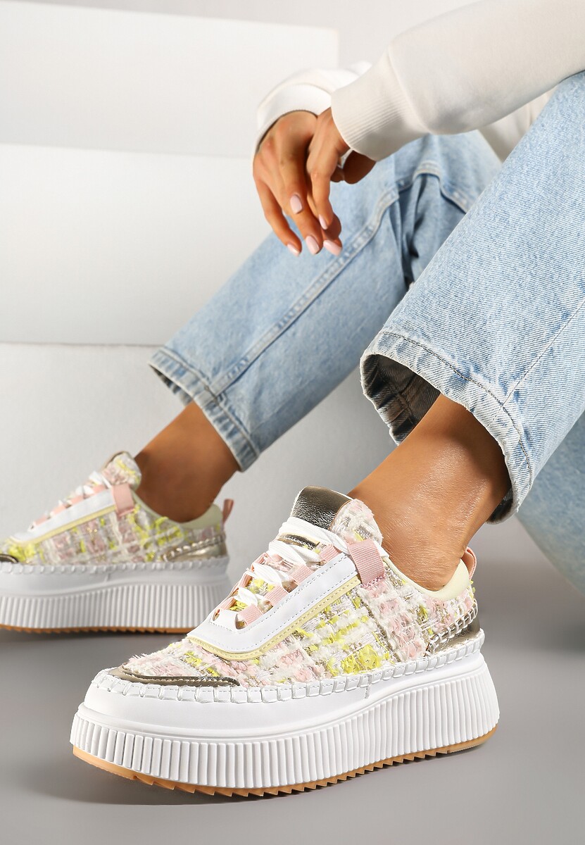 Biało-Różowe Sneakersy z Tweedowymi Zdobieniami i Przeszyciami na Platformie Ulandrelia