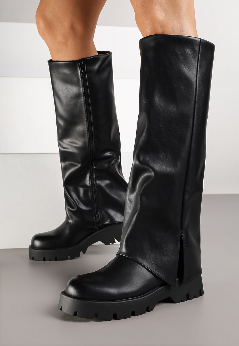 Czarne Kozaki na Podeszwie ze Żłobieniami z Cholewką Imitującą Nogawkę Rilarresa