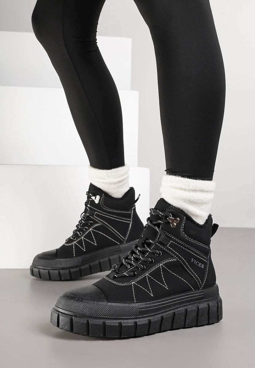 Czarne Botki Trapery Vices na Platformie z Tłoczeniem Ozdobione Przeszyciami Amirrise