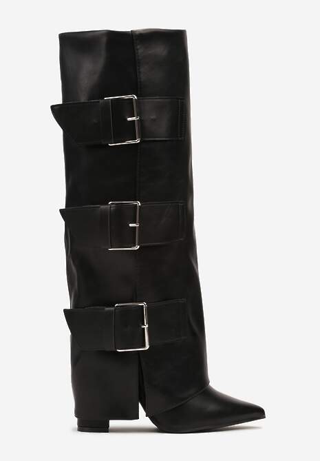 Czarne Rockowe Kozaki na Słupku z Wywiniętą Cholewką Wykończone Klamrami Navlaya