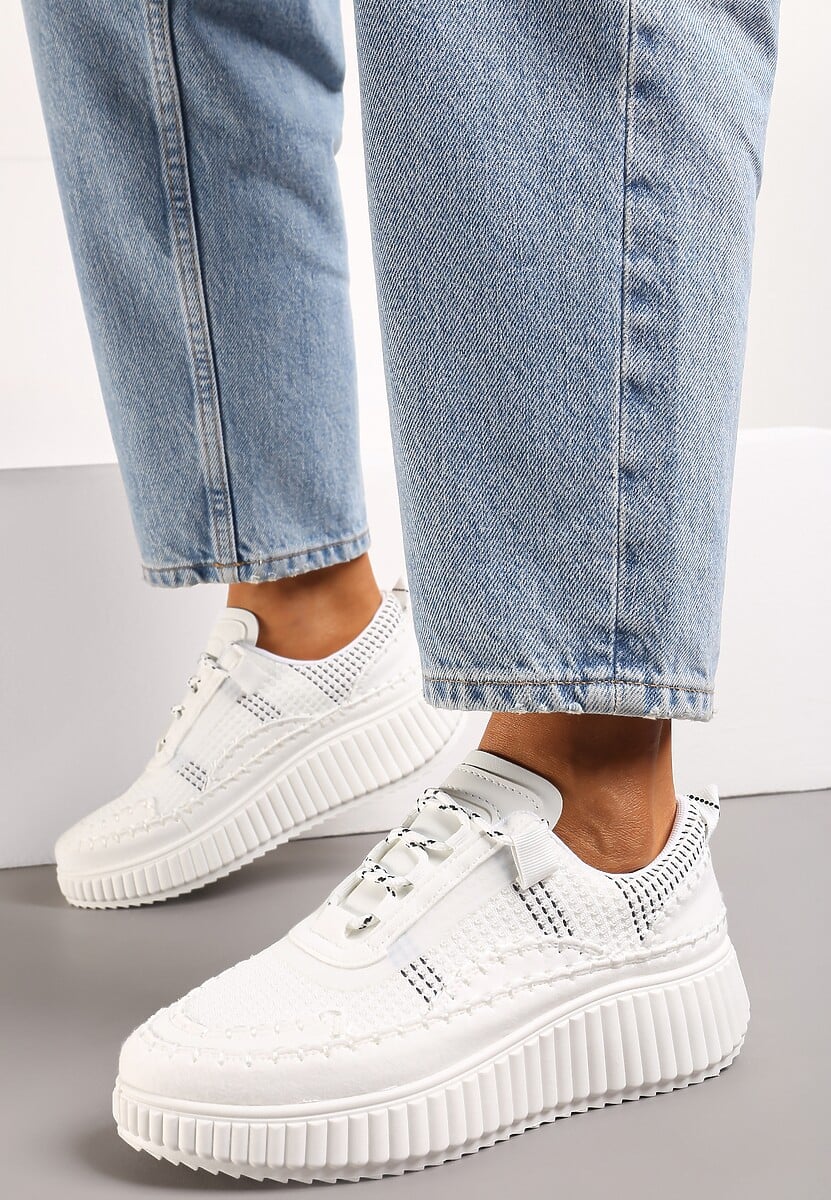 Białe Casualowe Sneakersy z Wiązaniem na Wzorzystej Grubej Podeszwie Aniata
