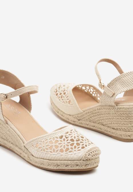Beżowe Sandały Typu Espadryle z Ażurową Cholewką i Plecionym Koturnem Nusithena