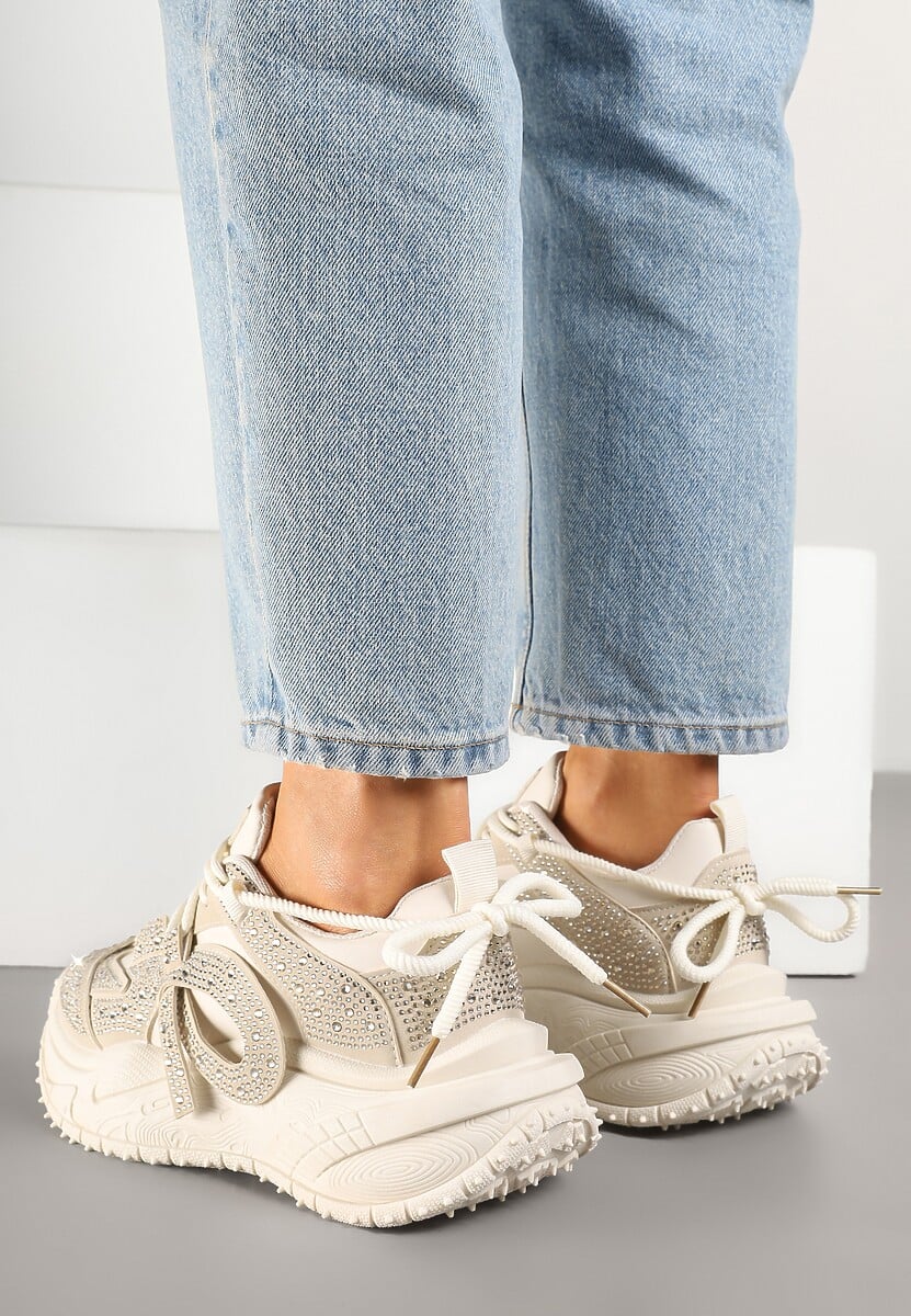 Beżowe Sneakersy z Cyrkoniami i Ozdobnym Sznurowaniem Sorvea