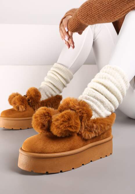 Brązowe Śniegowce na Platformie z Pomponami i Ozdobnym Sztucznym Futerkiem Iriviane