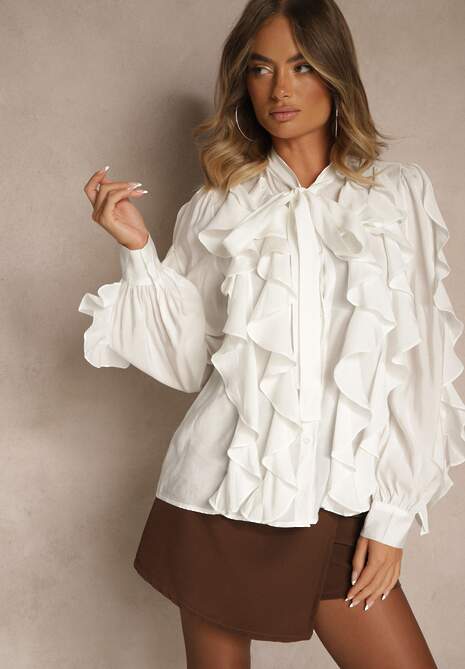 Biała Koszula Zdobiona Falbanami i Wiązaniem przy Szyi Ravissa