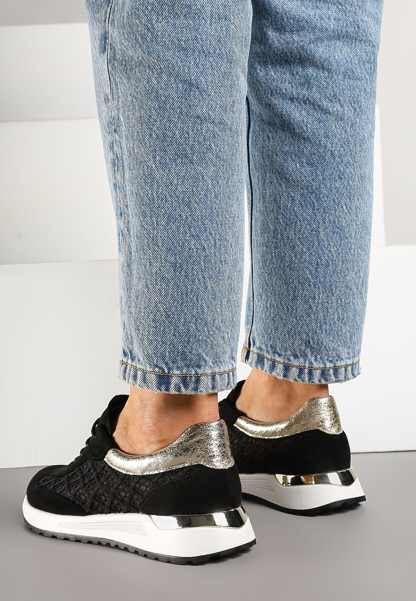 Czarne Sneakersy z Ażurowym Zdobieniem i Metalicznymi Wstawkami Sesovienna