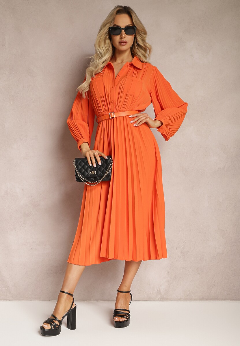 Pomarańczowa Rozkloszowana Sukienka Midi z Guzikami i Paskiem Ozdobiona Plisowaniem Lathori
