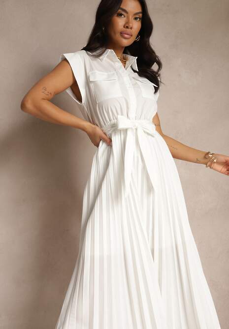 Biała Sukienka Plisowana z Bawełną Ozdobiona Paskiem Lirabelle