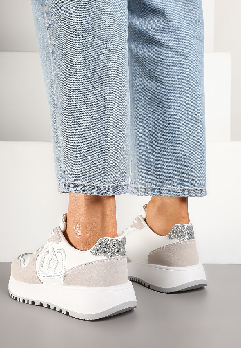 Białe Sneakersy na Niskiej Platformie Zdobione Aplikacją Alimrela