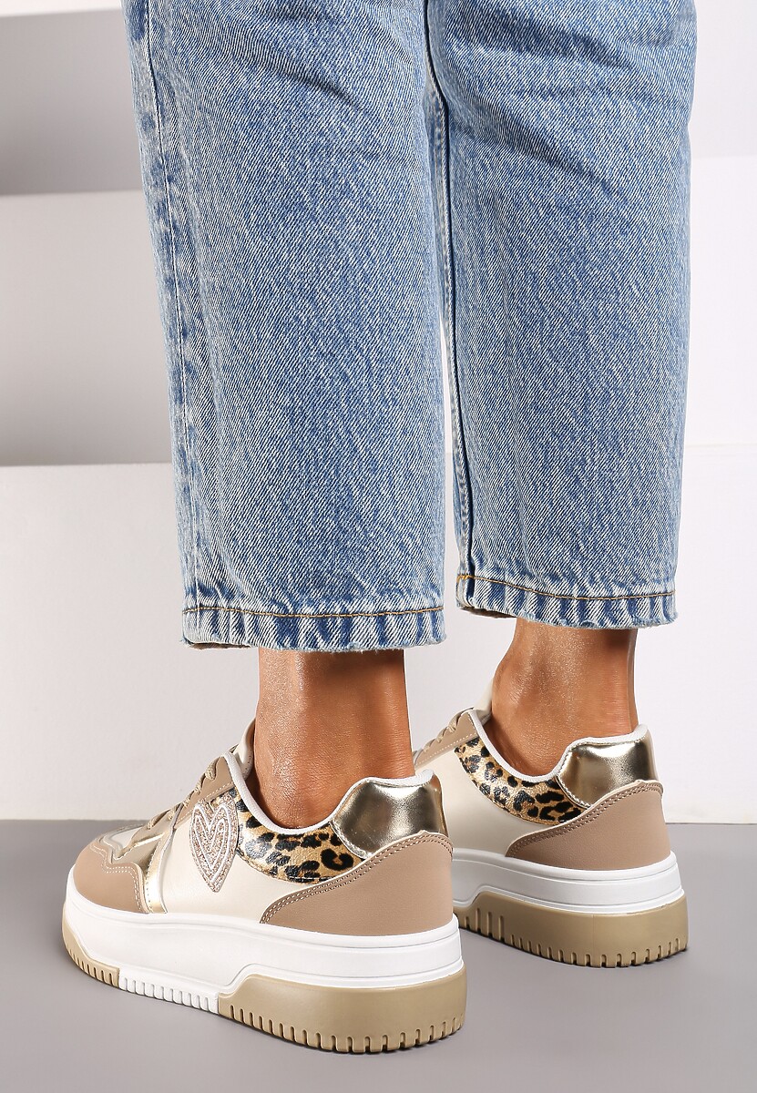 Ciemnobeżowe Sneakersy z Brokatową Naszywką w Kształcie Serca Avioneria