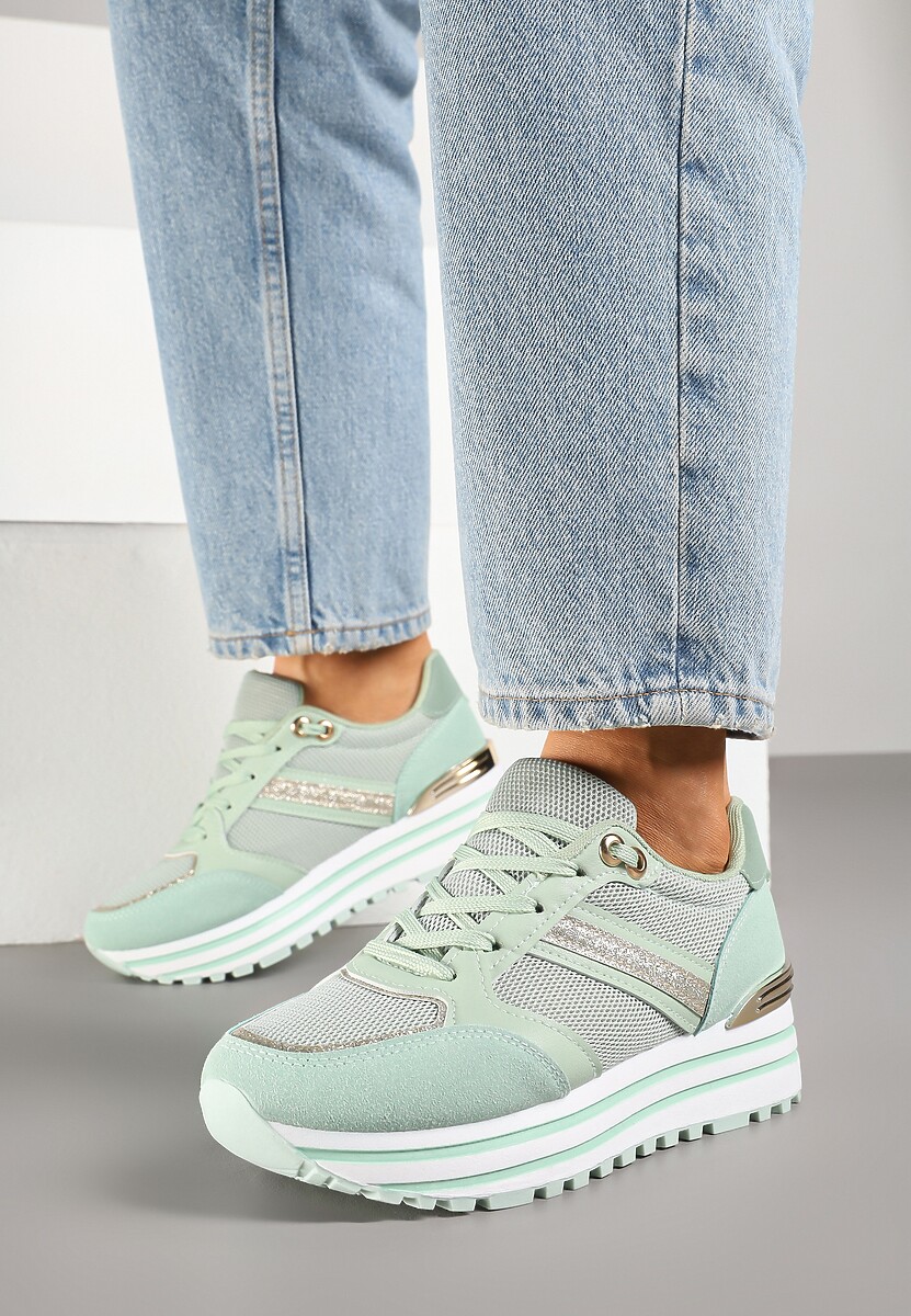 Białe Sneakersy na Niskiej Platformie z Brokatem i Metaliczną Wstawką Fennena