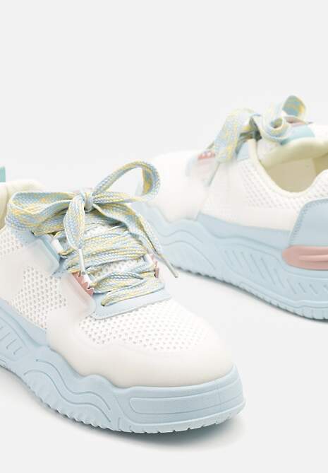 Biało-Niebieskie Sneakersy z Tłoczoną Platformą Xilanne
