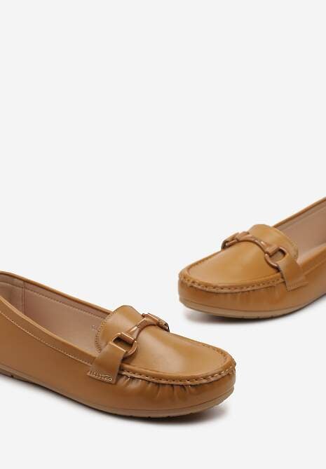 Brązowe Mokasyny Ozdobione Klamerką i Marszczeniem na Nosku Babiana