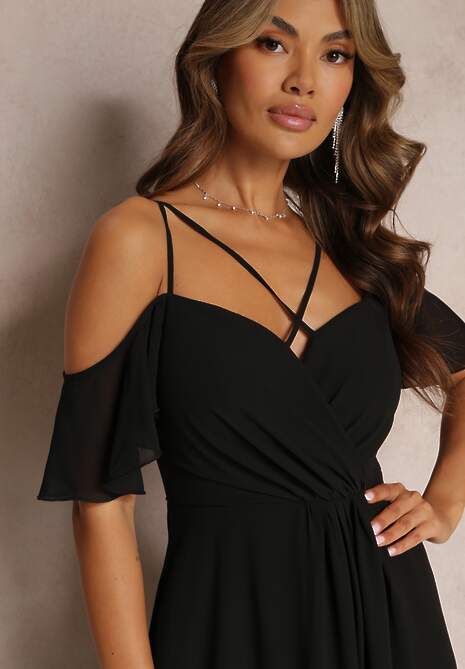 Czarna Rozkloszowana Sukienka Maxi o Kopertowym Fasonie na Cienkich Ramiączkach Burwena