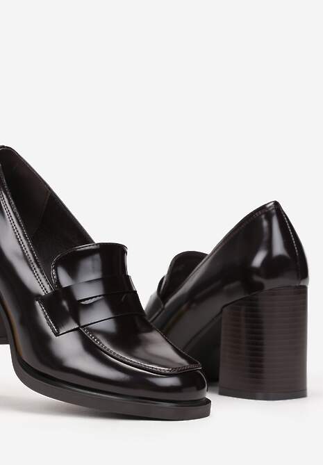 Bordowe Półbuty na Wysokim Słupku z Okrągłym Noskiem i Przeszyciami Adenor