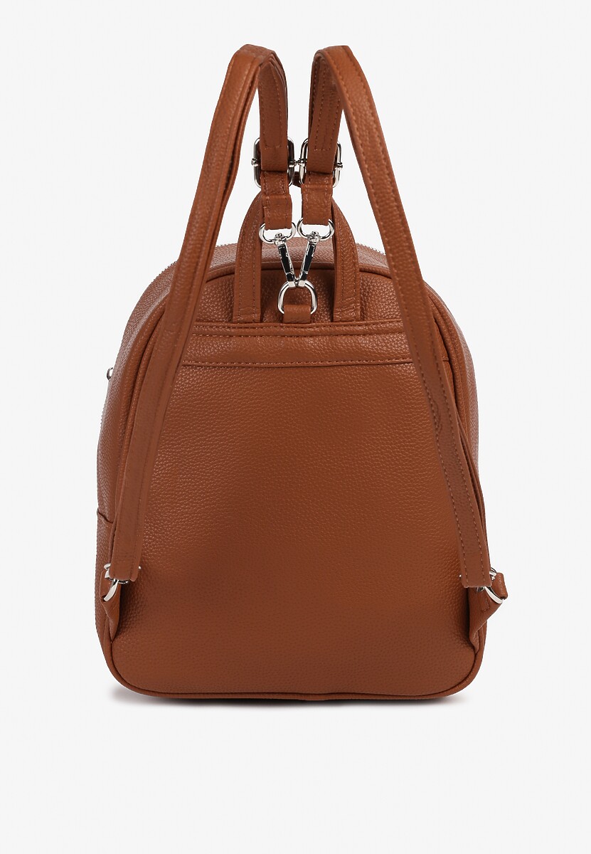 Brązowy Mały Plecak z Kieszonką i Metaliczną Ozdobą na Szelkach z Regulacją Ravasindra