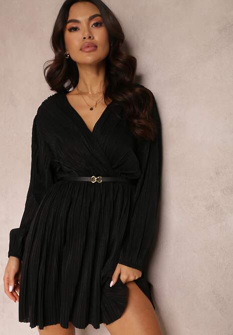 Czarna Sukienka Metaliczna Plisowana z Paskiem Fonelle