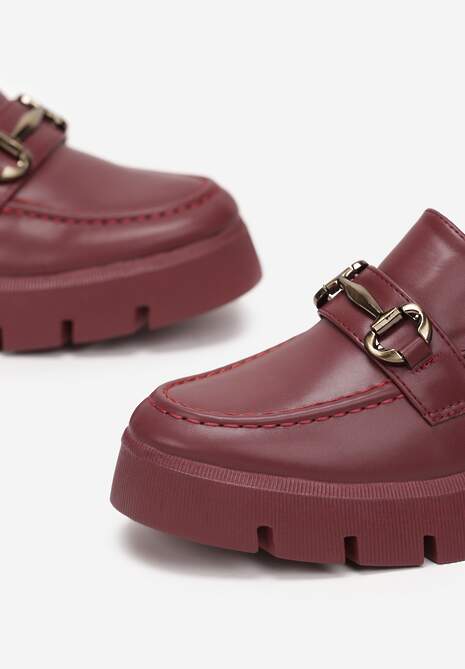 Bordowe Mokasyny z Ozdobną Klamerką na Grubej Podeszwie Neizia
