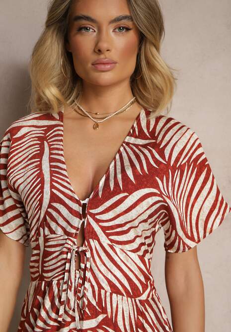 Czerwona Sukienka Wiskozowa o Rozkloszowanym Kroju w Liściasty Wzór Beledia