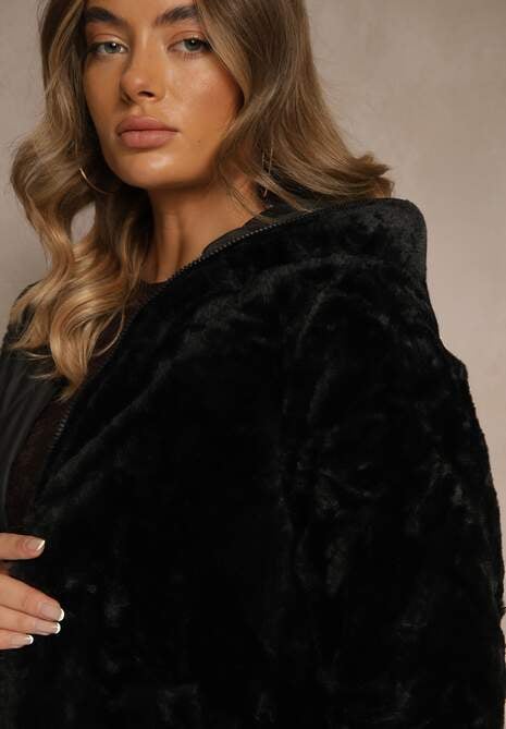 Czarna Dwustronna Kurtka z Pikowanymi Przeszyciami i Kapturem Tianessa