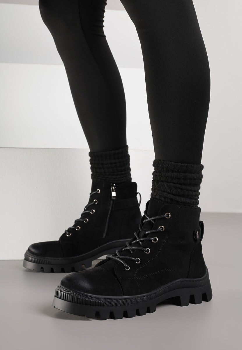 Czarne Botki Trapery na Platformie Ozdobione Paskiem Argiva