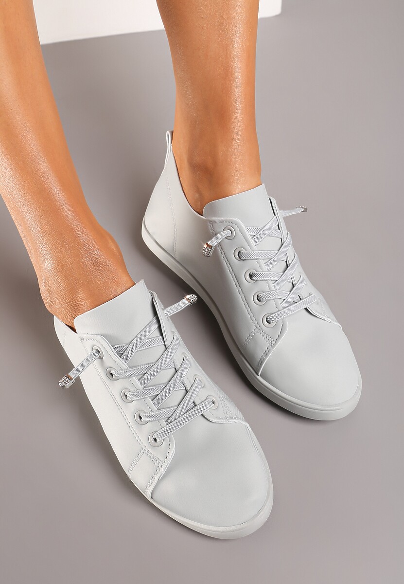 Szare Sznurowane Tenisówki z Ozdobnymi Cyrkoniami na Płaskiej Podeszwie Iiloeva