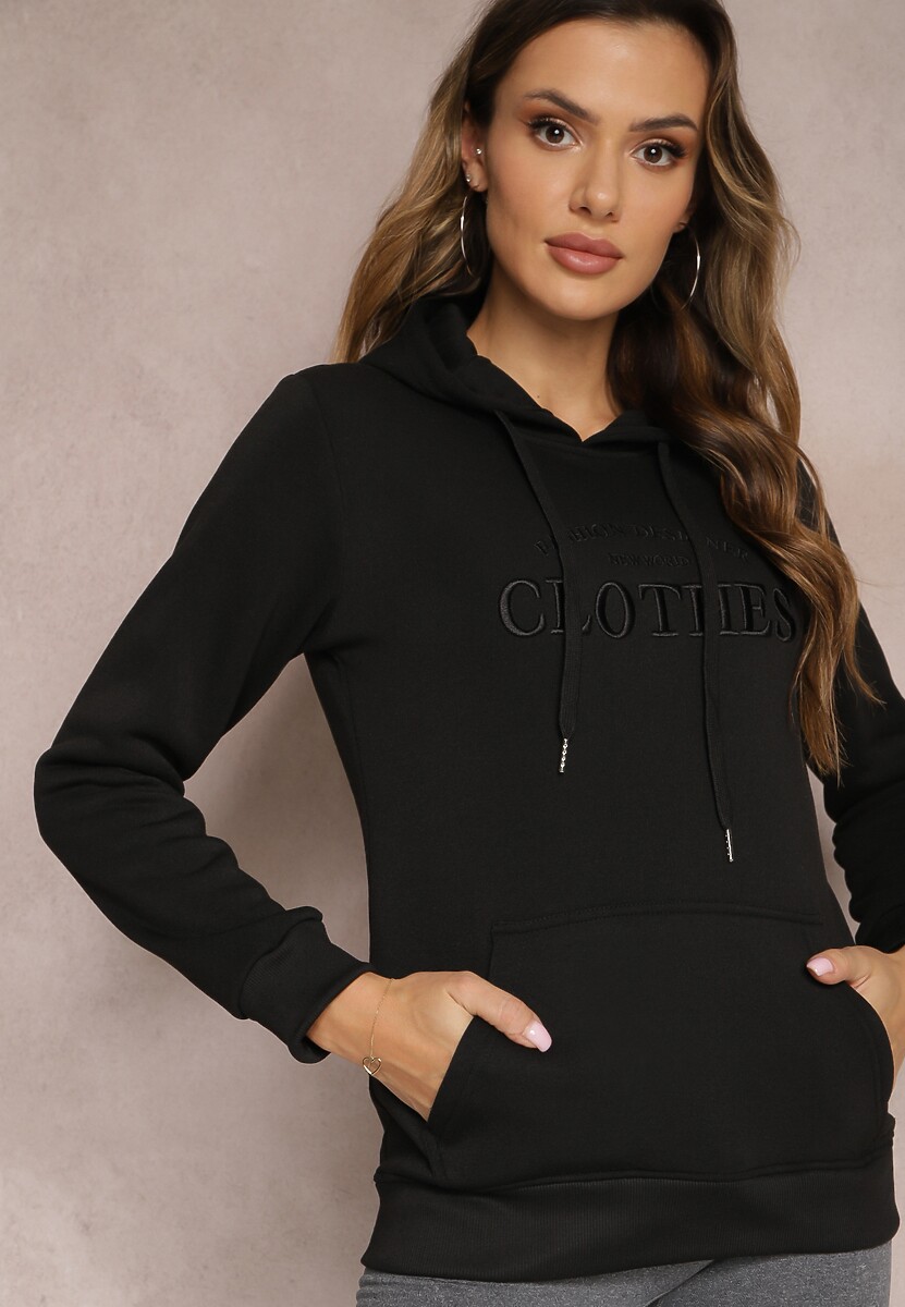 Czarna Ocieplana Bluza z Haftem i Kapturem Ieliana